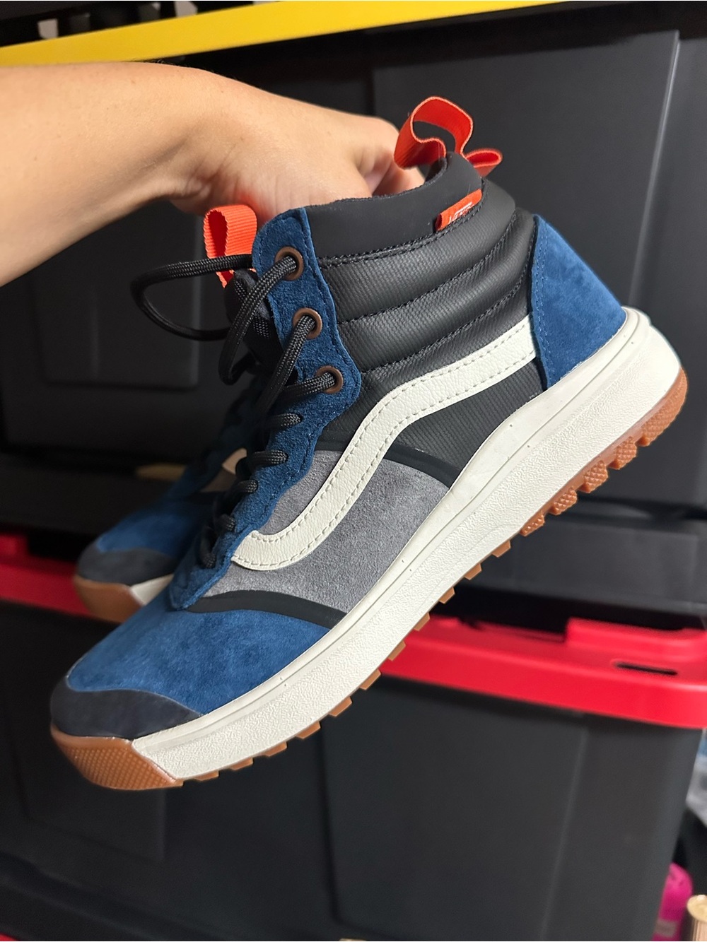 Vans UltraRange Hi DL
Scotchgard sneakers Gibraltar Sea blue black nwot